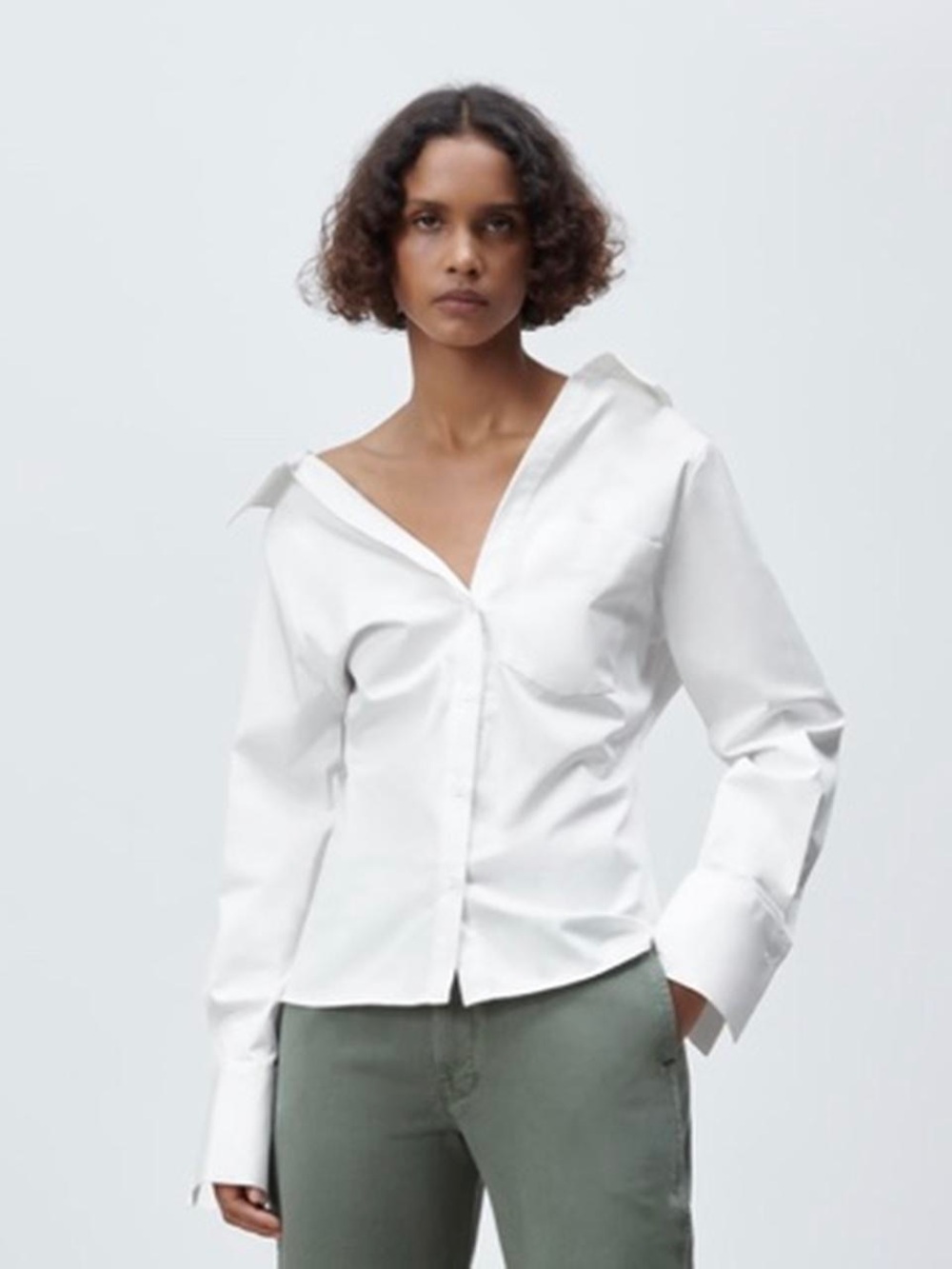 NWT ZARA FITTED POPLIN SHIRT
White 0/0975/041/250/02